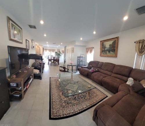 6726 20th St, Hollywood, FL 33023-2151