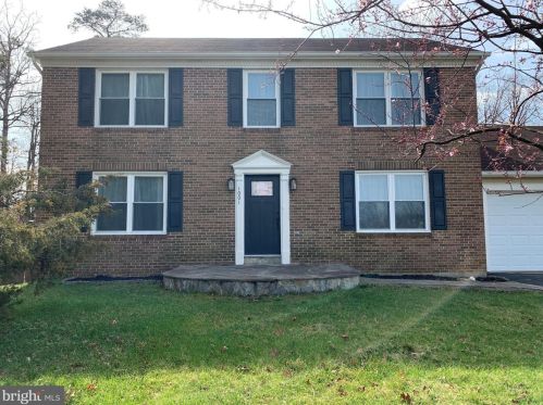 1001 Jeff Ryan Dr, Herndon, VA 20170-3623