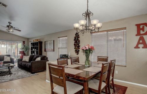 3618 Saguaro Park Ln, Glendale, AZ 85310-3385