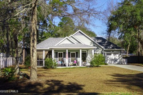 37 Telfair Dr, Beaufort, SC 29907-1348