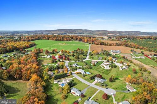 6116 Gardner Rd, Spring Grove PA  17362-9158 exterior