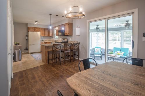 558 Lorraine Dr, Valpo IN  46385-2924 exterior