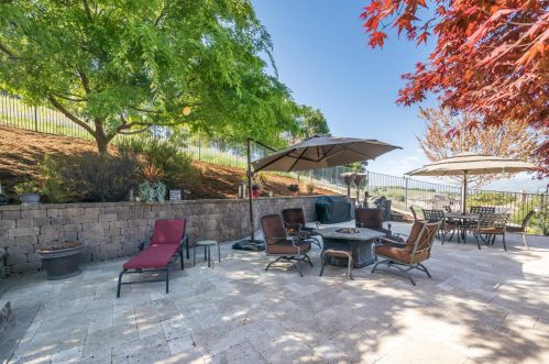 8765 Wild Iris Dr, Gilroy CA  95020-7935 exterior