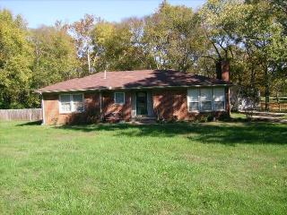 3901 Devonshire Dr, Nashville, TN 37207-1620