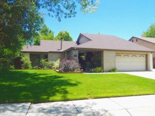 1506 Bear Creek Dr, Bishop, CA 93514-1950