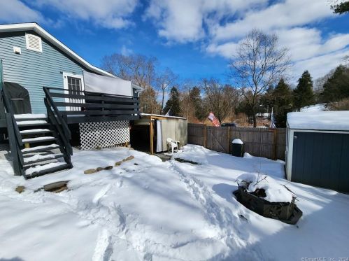 25 Alpine Cir, Sandy Hook CT  06482-1256 exterior