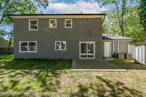 520 Wynnewood Rd, Lacey NJ  08731-1531 exterior