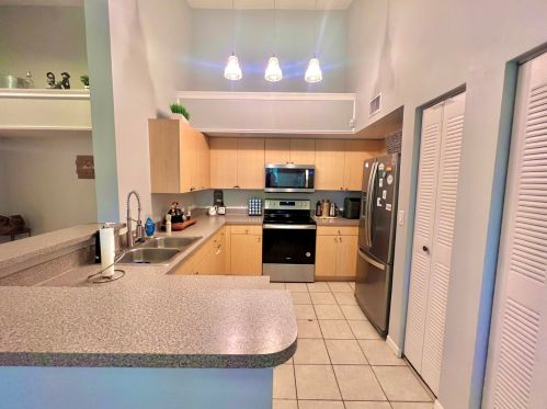 419 Villa Cir, Boynton Beach FL  33435-8911 exterior