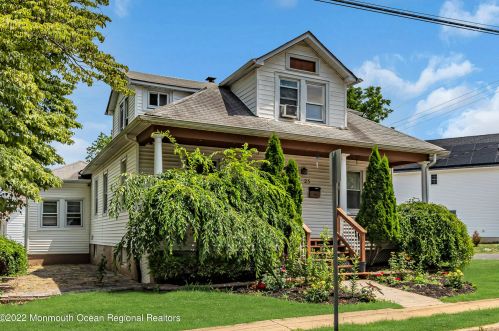 25 Bond St, East Freehold, NJ 07728-2437