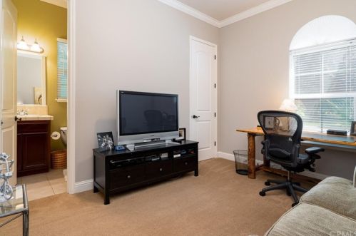 416 Southbury Ln, Chico CA  95973-8230 exterior