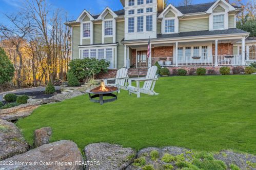 34 Windsor Dr, Little Silver NJ  07739-1311 exterior
