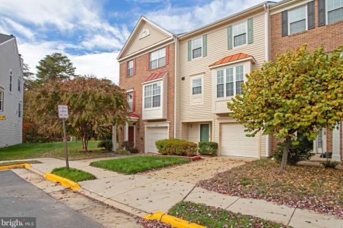 6378 Dakine Cir, Springfield VA  22150-1195 exterior