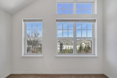 122 Northview Ct, Peekskill NY  10566-4439 exterior