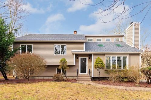 629 Voluntown Rd, Norwich, CT 06351-2659