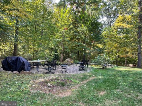 19169 Peale Ln, Leesburg, VA 20175-6865