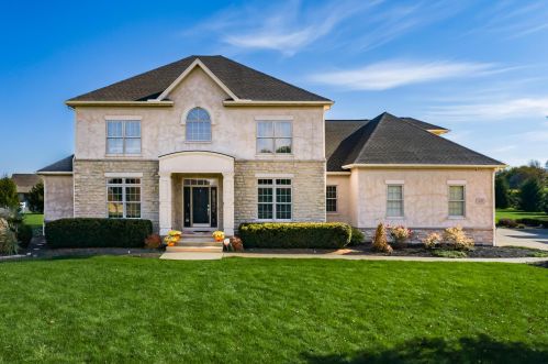 4176 Ashbury Dr, Carroll OH  43112-9418 exterior