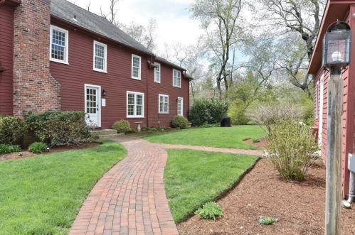 1463 Frenchtown Rd, Warwick RI  02818-1310 exterior