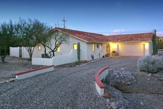 9180 Magdalena Rd, Tucson, AZ 85710-6649