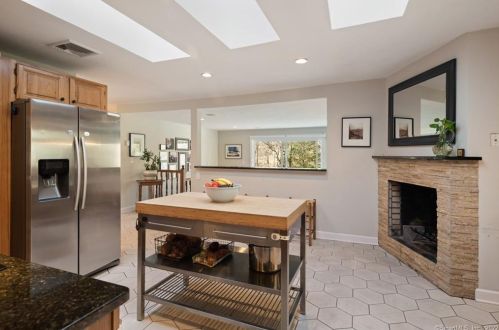 272 Old Grumman Hill Rd, Wilton CT  06897-4647 exterior