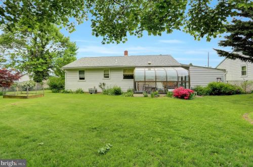 403 Clifton Rd, Lees Cross Roads PA  17257-8901 exterior