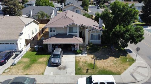 2418 Country Manor Dr, Riverbank, CA 95367-2612