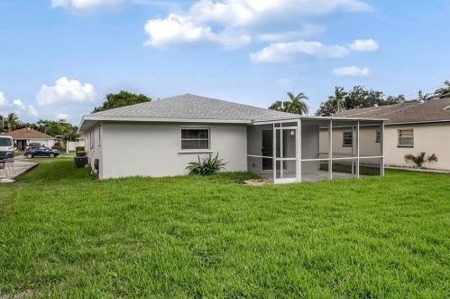 623 104th Ave, Naples FL  34108-3228 exterior