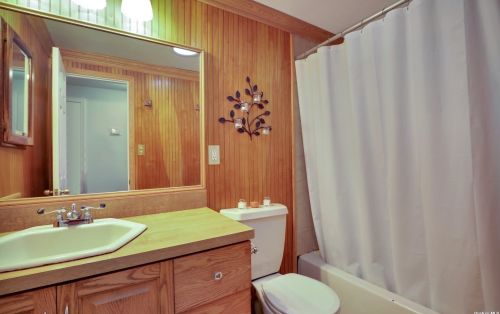 61 Bayonne Ave, Central Islip NY  11722-3429 exterior