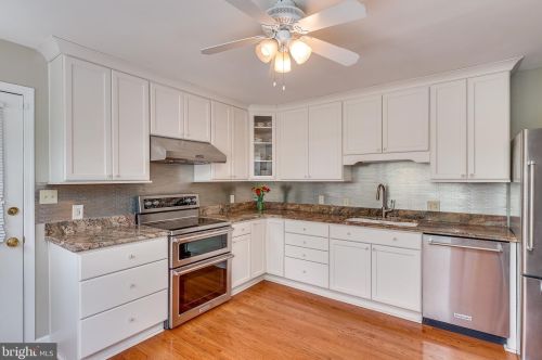 289 Packett Dr, Charles Town WV  25414-5099 exterior