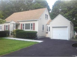 3252 Main St, Bridgeport, CT 06610-1148