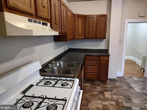 108 Main St, Camp Hill, PA 17011-6328