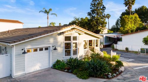 154 Navajo Ln, Topanga CA  90290-4451 exterior