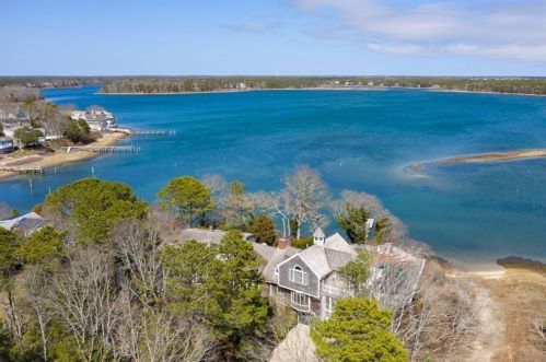 141 Daniels Island Rd, Mashpee, MA 02649-3859