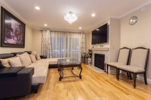 5604 Rhodes Ave, North Hollywood, CA 91607-1696