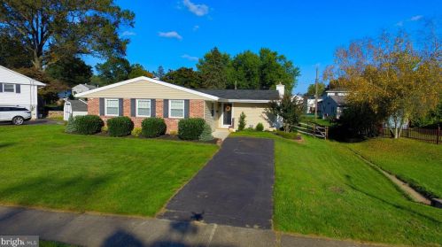 203 Lake Dr, Downingtown, PA 19335-2308