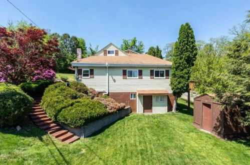 1547 Berkshire Ave, Pittsburgh PA  15226-2475 exterior