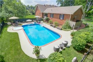 218 The Hollows Ct, Hendersonville, TN 37075-9653