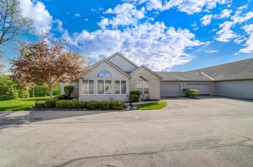 2260 Ravine Woods Dr, Darbydale, OH 43123-8588