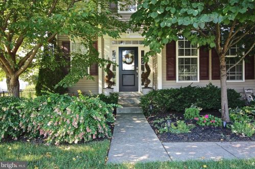 16143 Woodley Hills Rd, Haymarket VA  20169-4941 exterior