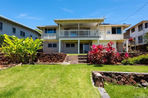 99-1053 Lalawai Dr, Aiea, HI 96701