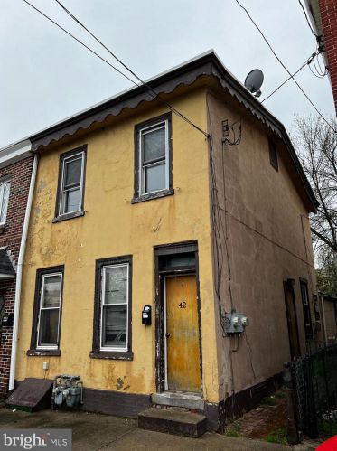 42 Oak St, Norristown PA  19401-4044 exterior
