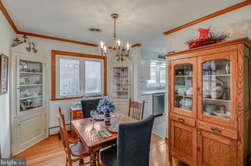 121 School Pl, Slaughter Beach DE  19963-1821 exterior