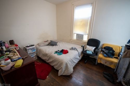 44 Chadwick Ave, Newark NJ 07108-1529 exterior