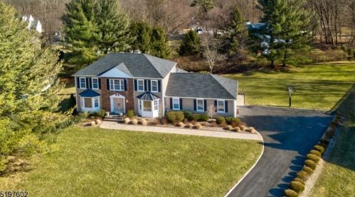 8 Farmstead Ct, Dover NJ  07869-3501 exterior