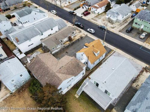 250 Hancock Ave, Pelican Island NJ  08751-2043 exterior