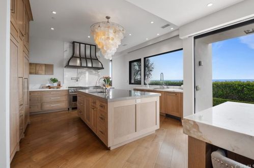 82 Monarch Bay Dr, Dana Point CA  92629-3428 exterior