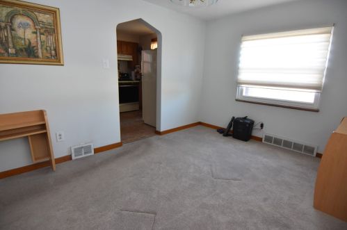 226 Marigold St, Whitaker PA  15120-2233 exterior