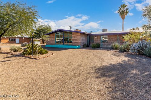 6052 Oak St, Tucson, AZ 85711-4654