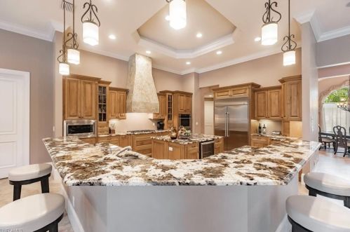 65 31 St, Naples FL 34117-3100 exterior