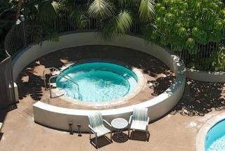 733 Kings Rd, Los Angeles CA  90069-5910 exterior