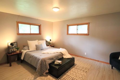 1008 105th St, Milwaukee WI 53227-1210 exterior